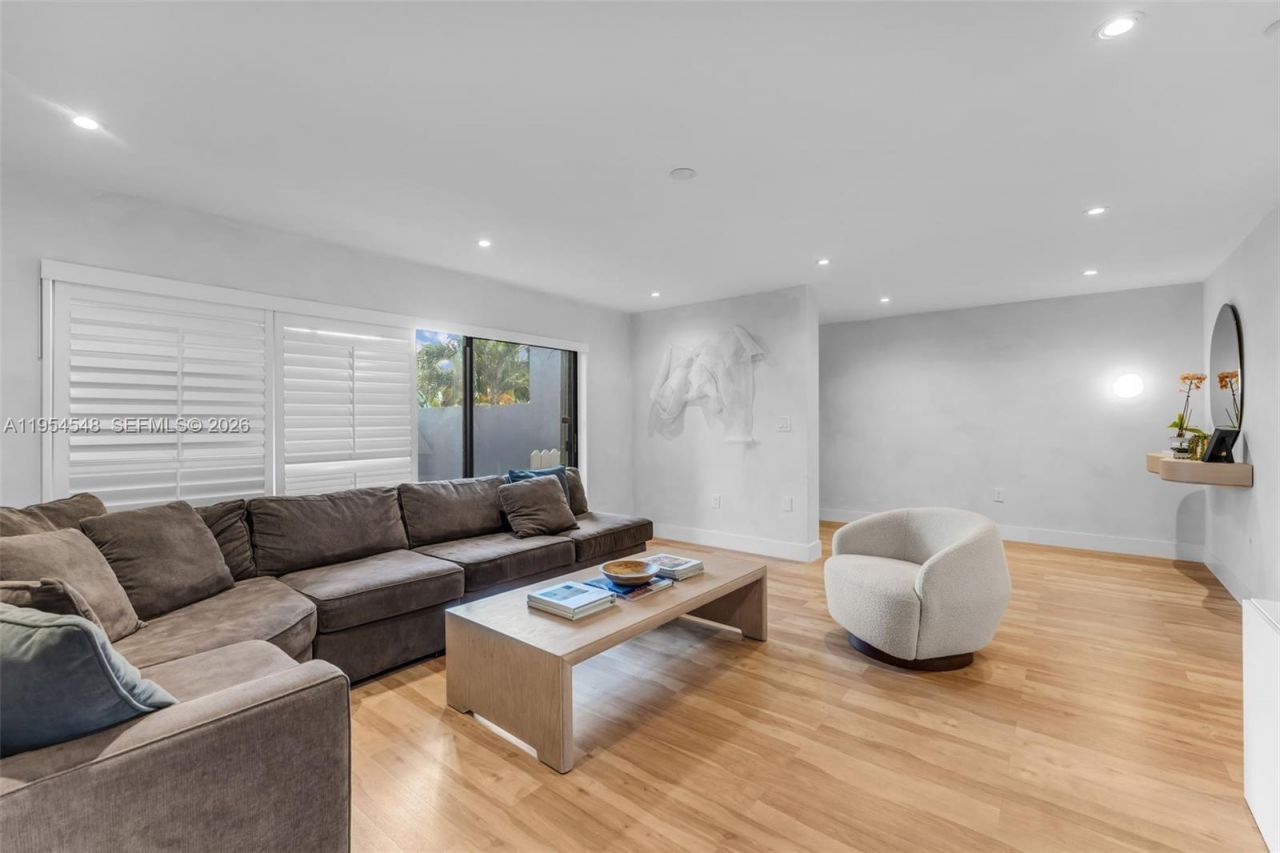 6611 SW 72nd St, Unit 38, South Miami, FL 33143 Photo