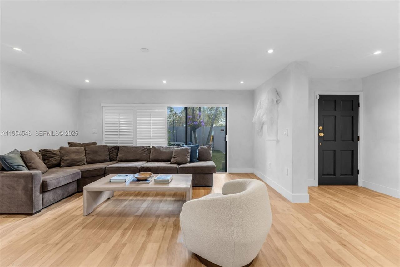 6611 SW 72nd St, Unit 38, South Miami, FL 33143 Photo