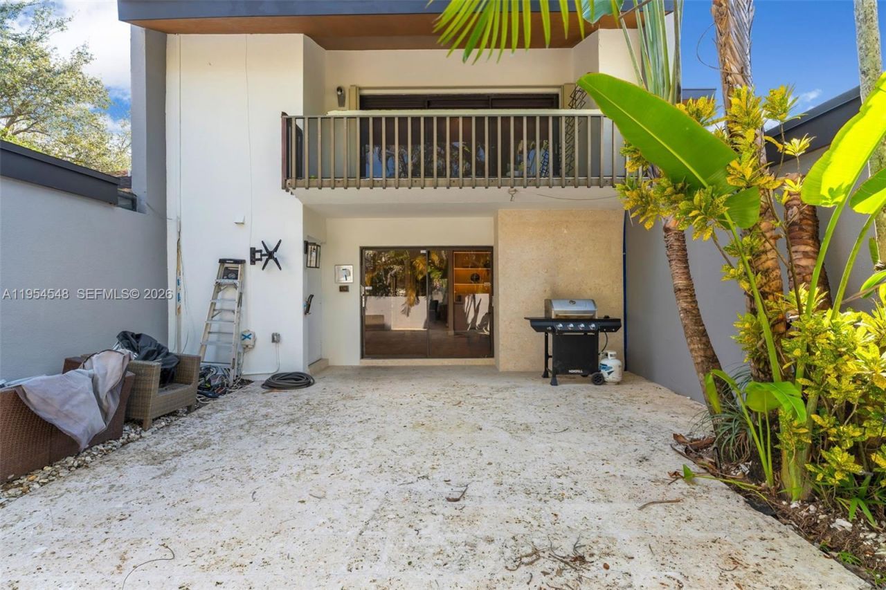 6611 SW 72nd St, Unit 38, South Miami, FL 33143 Photo