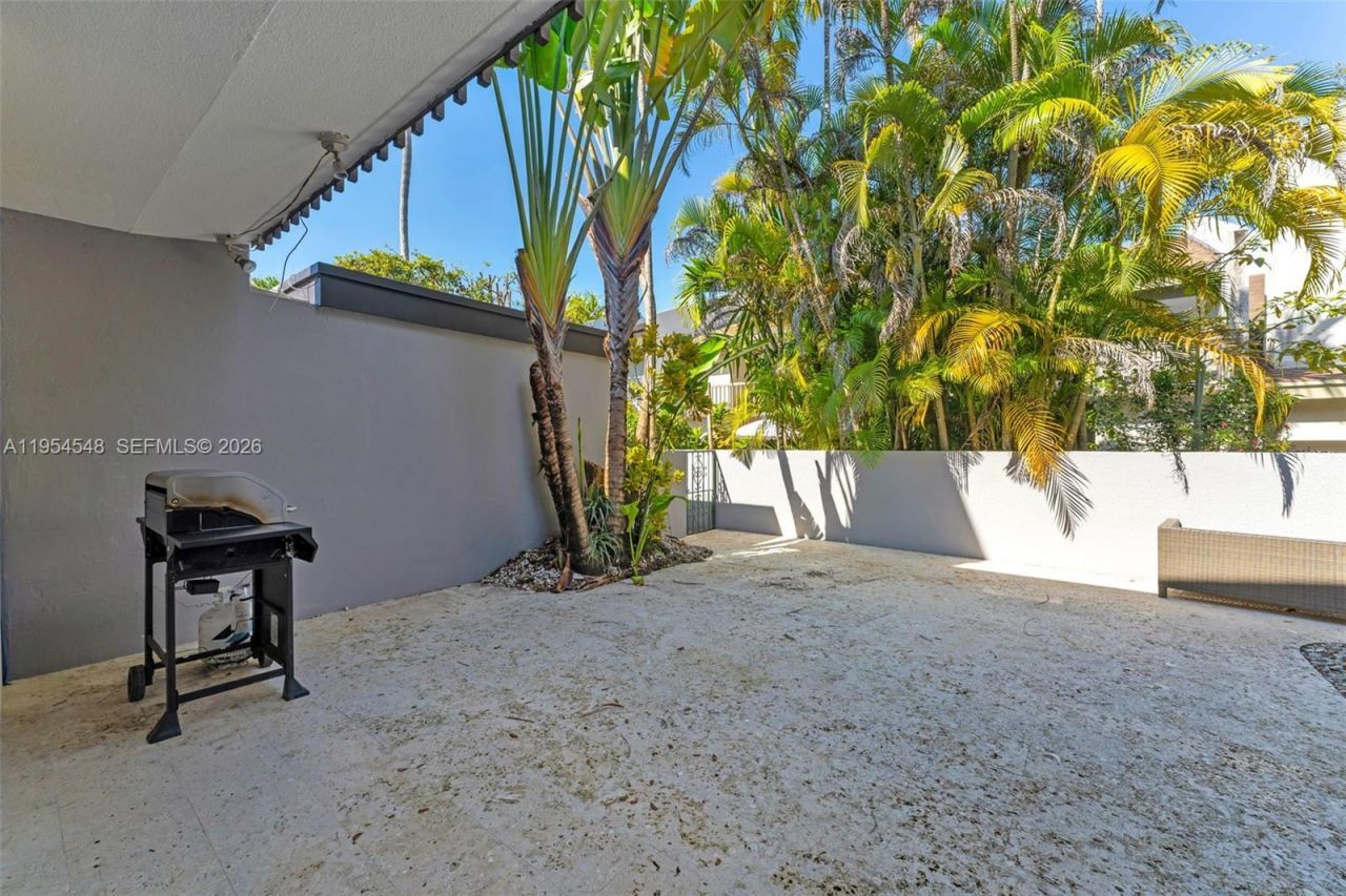 6611 SW 72nd St, Unit 38, South Miami, FL 33143 Photo