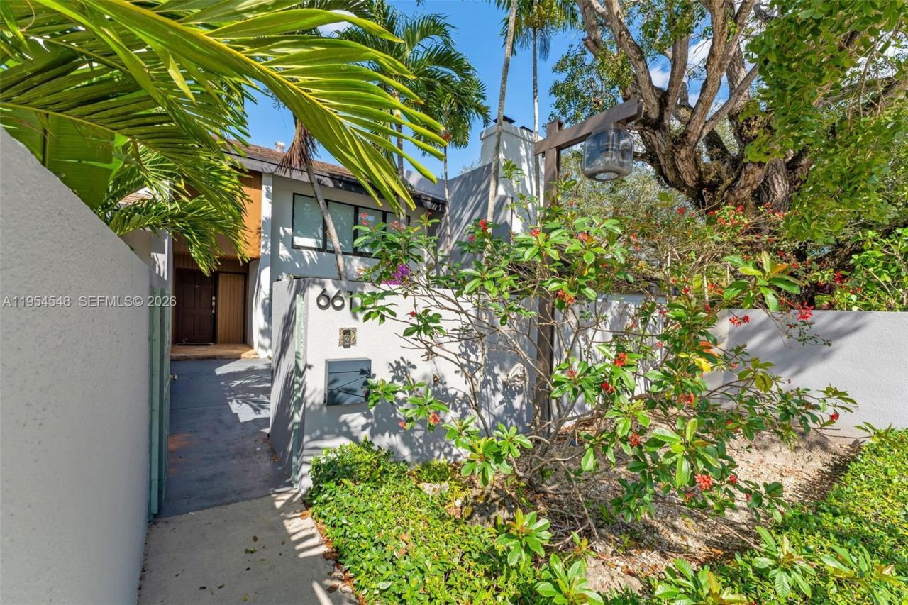 6611 SW 72nd St, Unit 38, South Miami, FL 33143 Photo