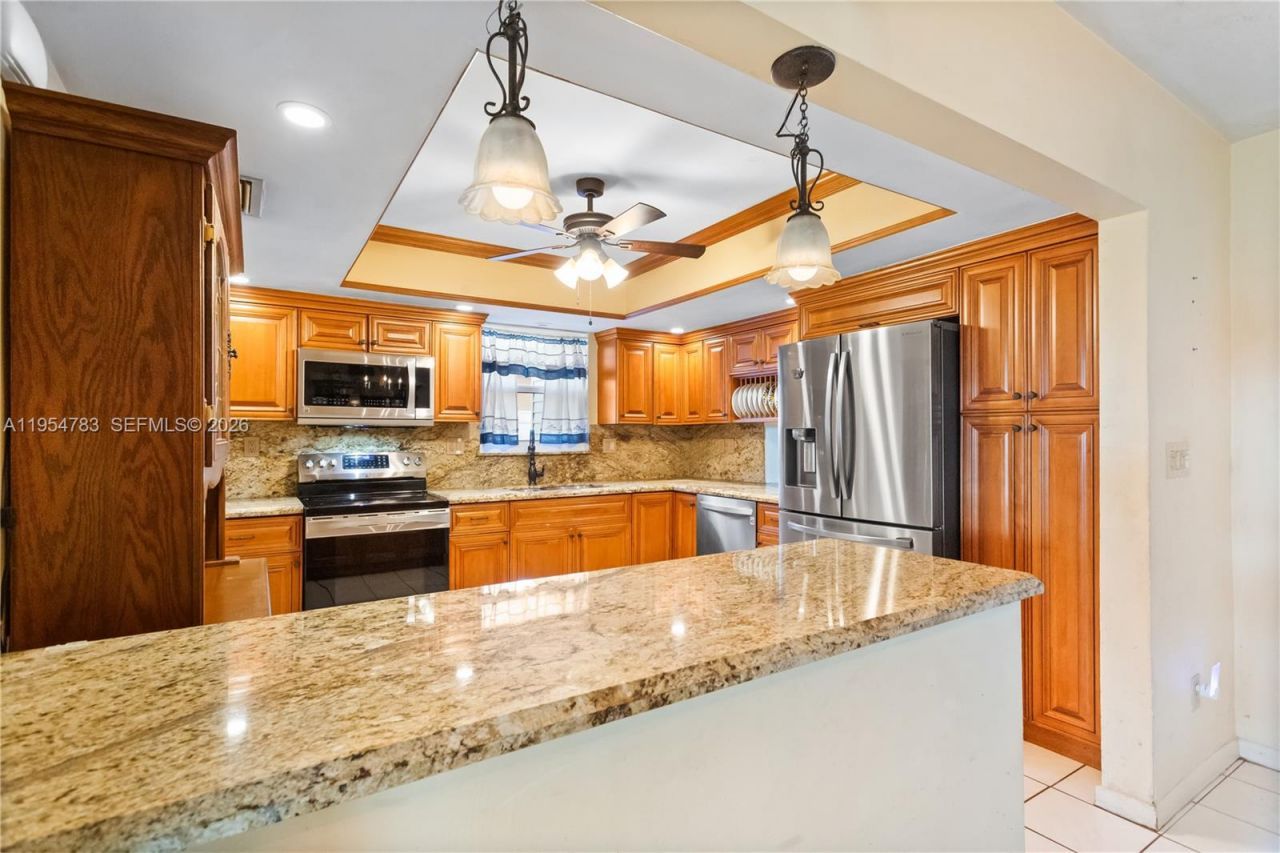 2201 NW 87th Ave, Pembroke Pines, FL 33024 Photo