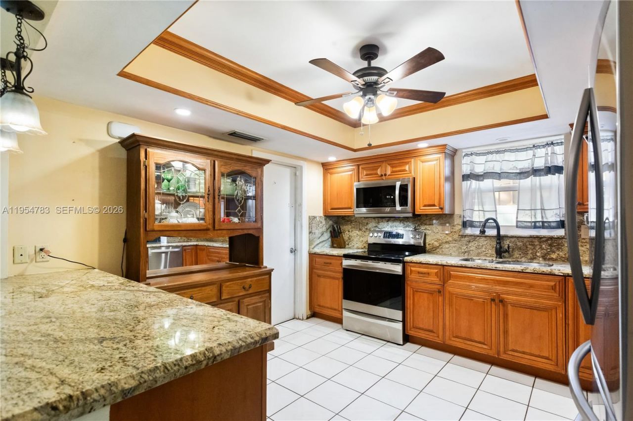 2201 NW 87th Ave, Pembroke Pines, FL 33024 Photo