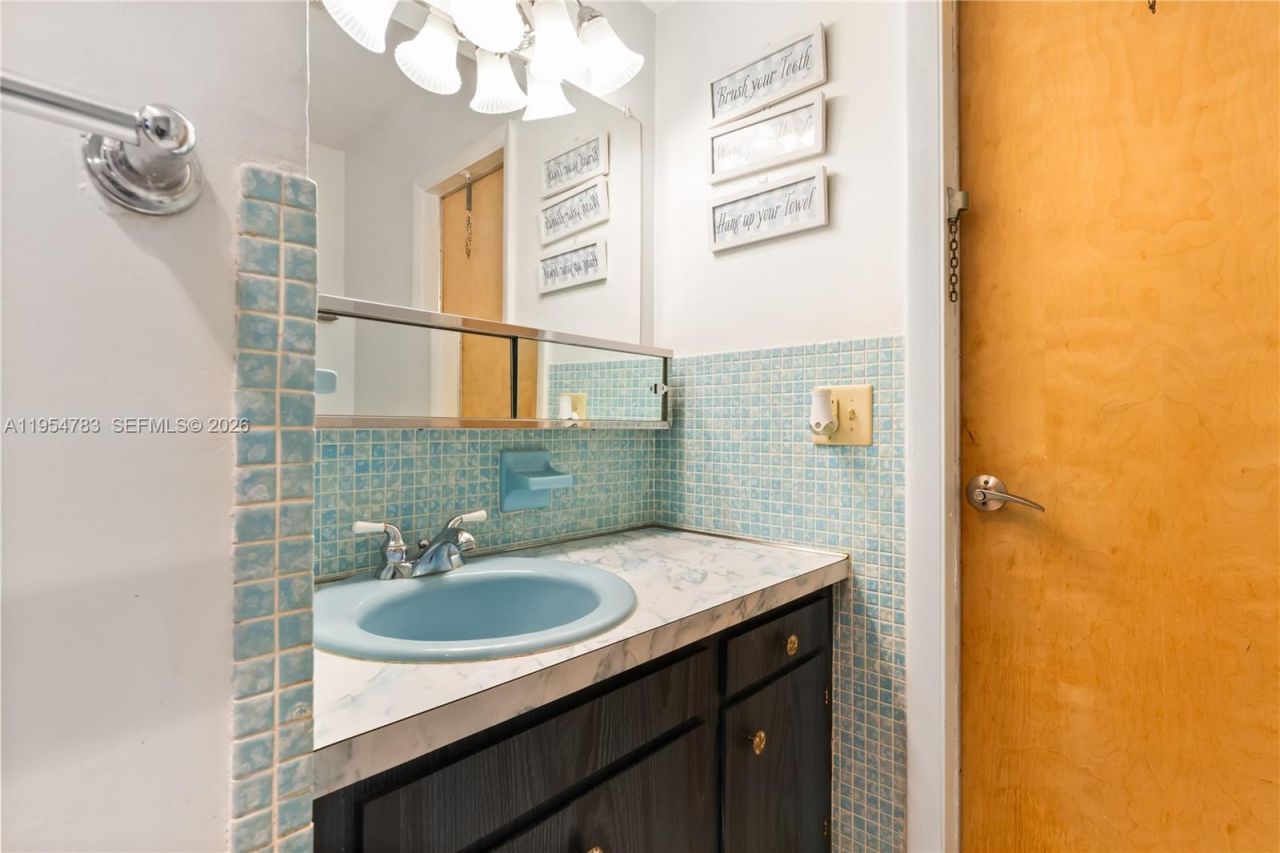 2201 NW 87th Ave, Pembroke Pines, FL 33024 Photo