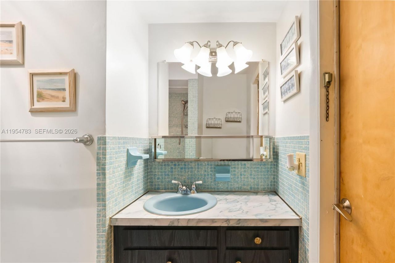 2201 NW 87th Ave, Pembroke Pines, FL 33024 Photo