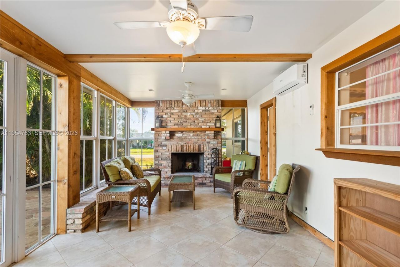 2201 NW 87th Ave, Pembroke Pines, FL 33024 Photo