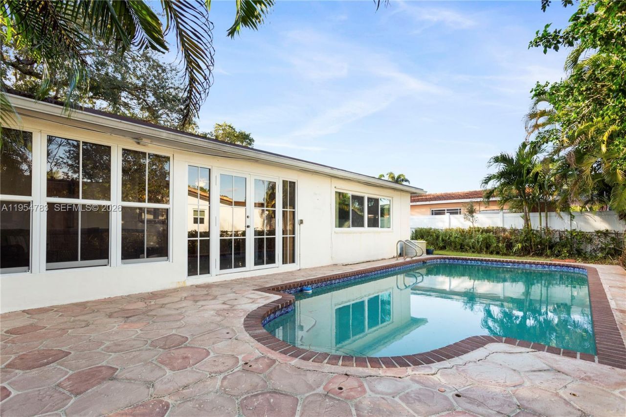 2201 NW 87th Ave, Pembroke Pines, FL 33024 Photo