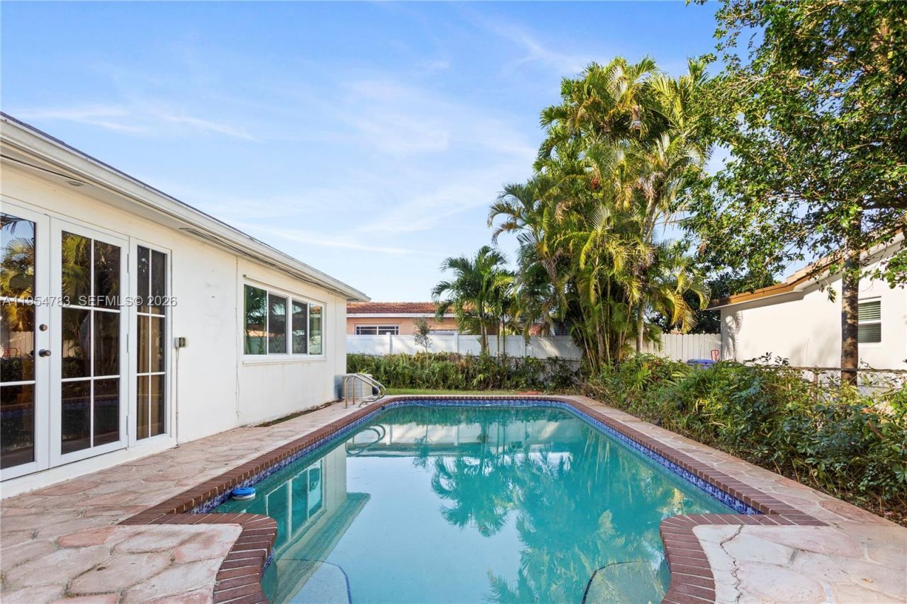 2201 NW 87th Ave, Pembroke Pines, FL 33024 Photo