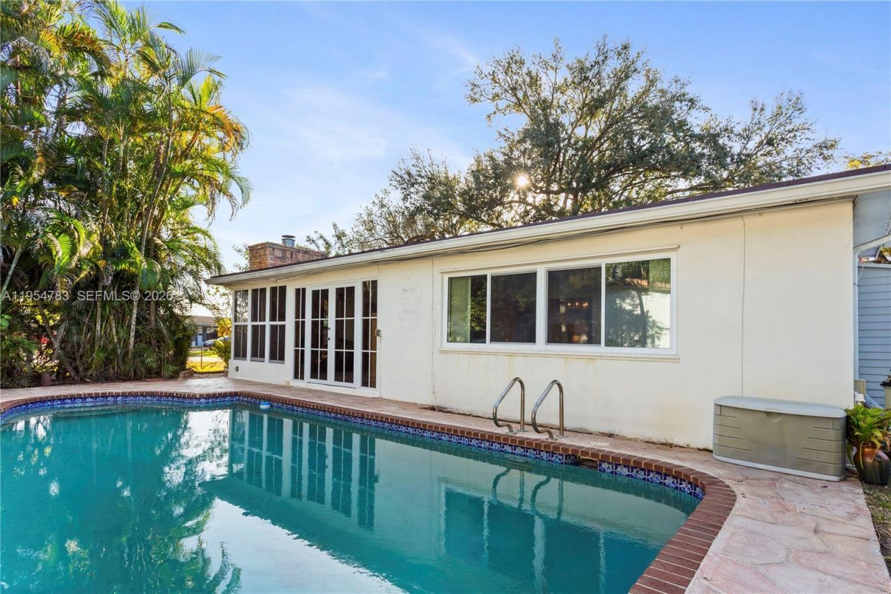 2201 NW 87th Ave, Pembroke Pines, FL 33024 Photo