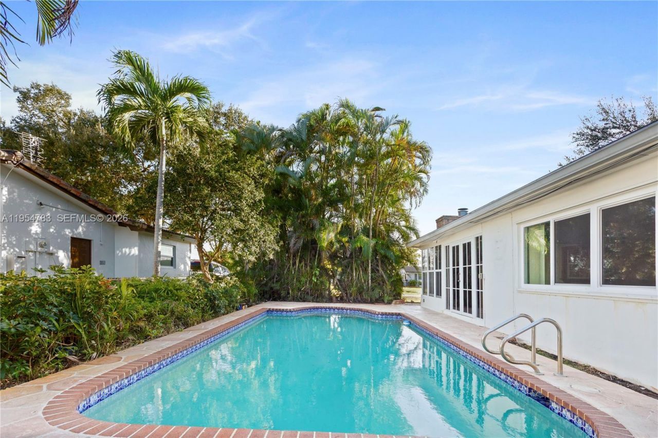 2201 NW 87th Ave, Pembroke Pines, FL 33024 Photo