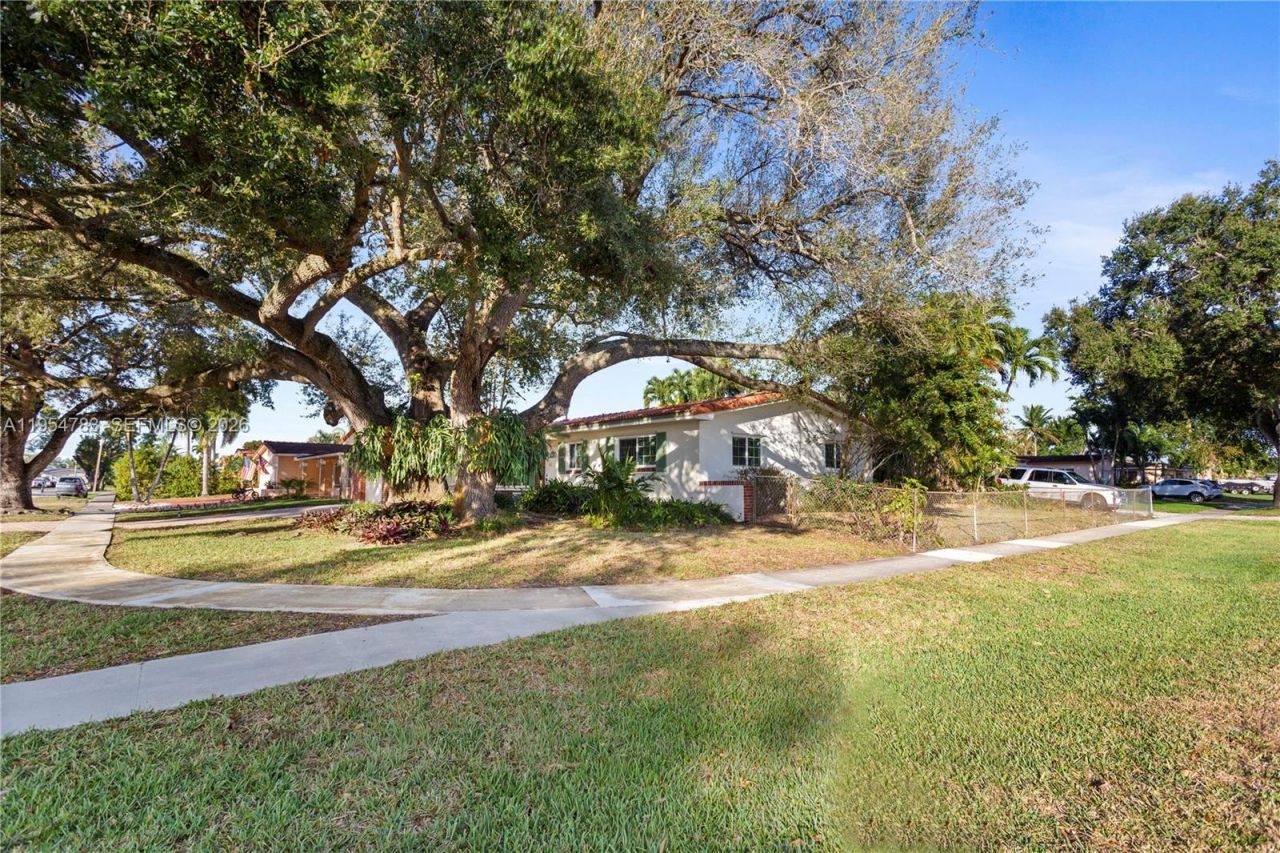 2201 NW 87th Ave, Pembroke Pines, FL 33024 Photo