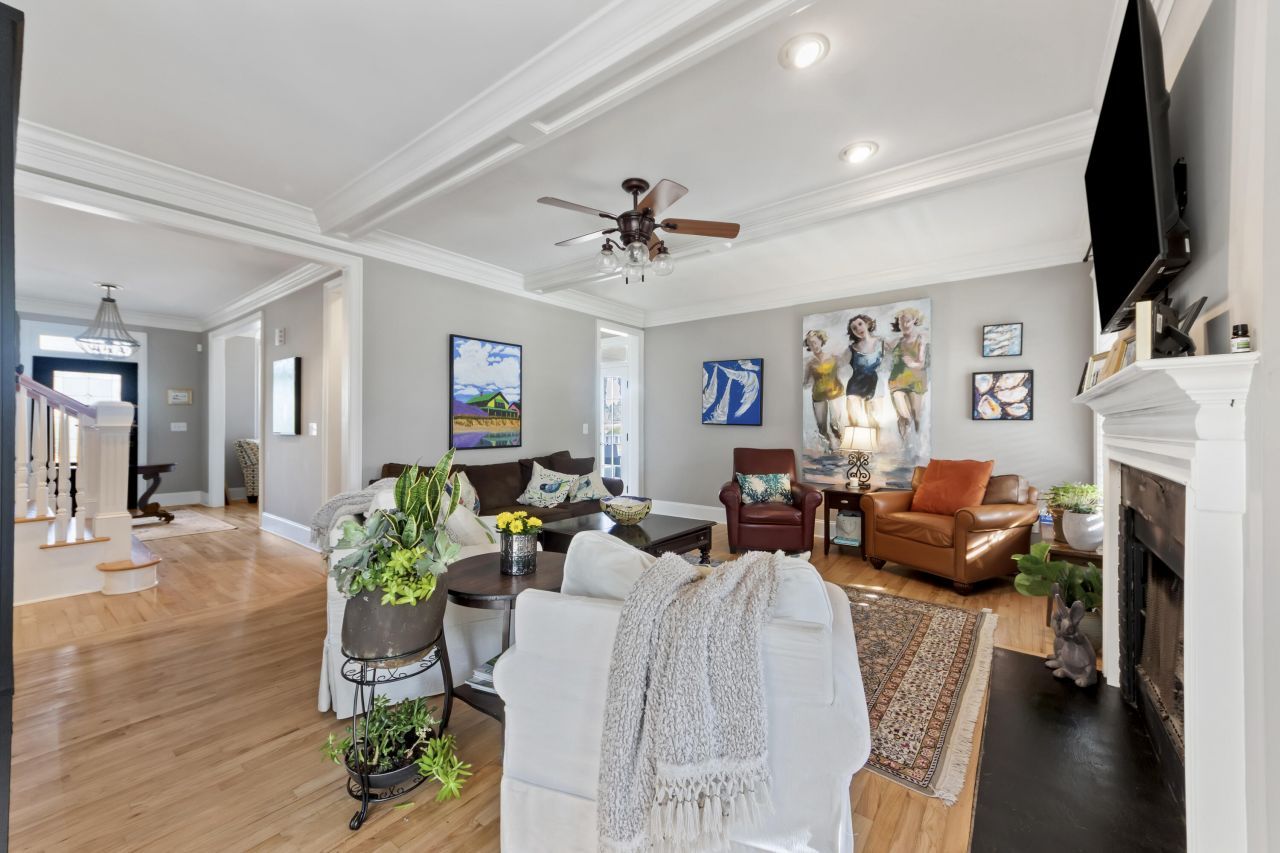 8704 E Fairway Woods Circle Photo 12