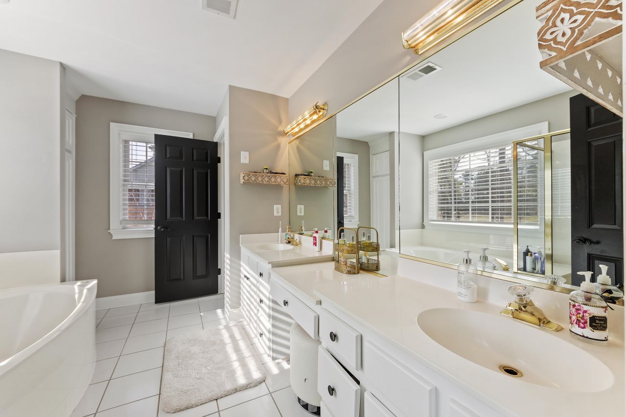 8704 E Fairway Woods Circle Photo 21