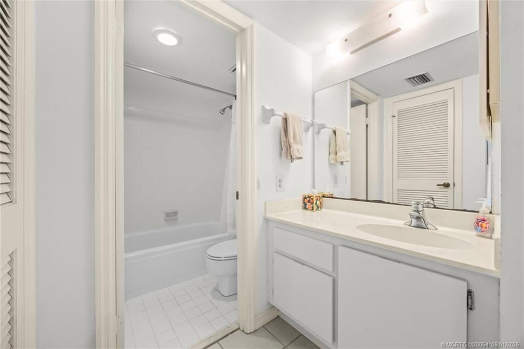 806 SE Central Parkway, Unit 6, Stuart, FL 34994 Photo