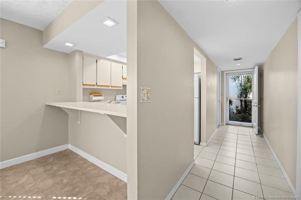 806 SE Central Parkway, Unit 6, Stuart, FL 34994 Photo