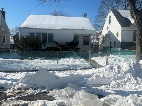 7950 262nd Street, Glen Oaks, NY 11004