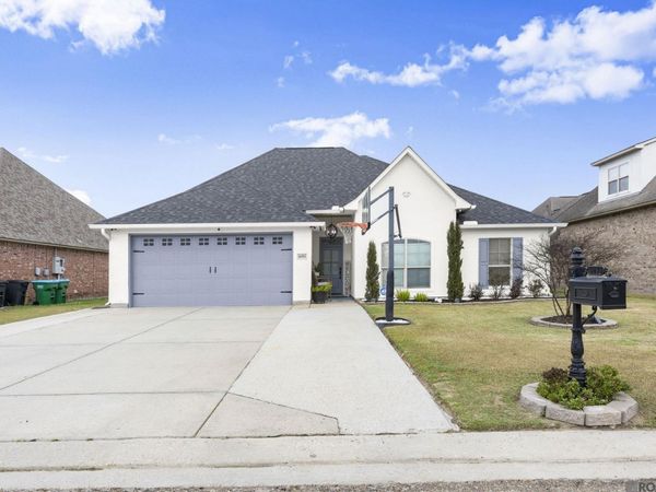 6093 Waterford Ln, Sorrento, LA 70778