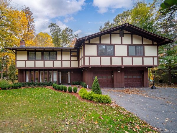 4 Ayr Court , Airmont, NY 10901