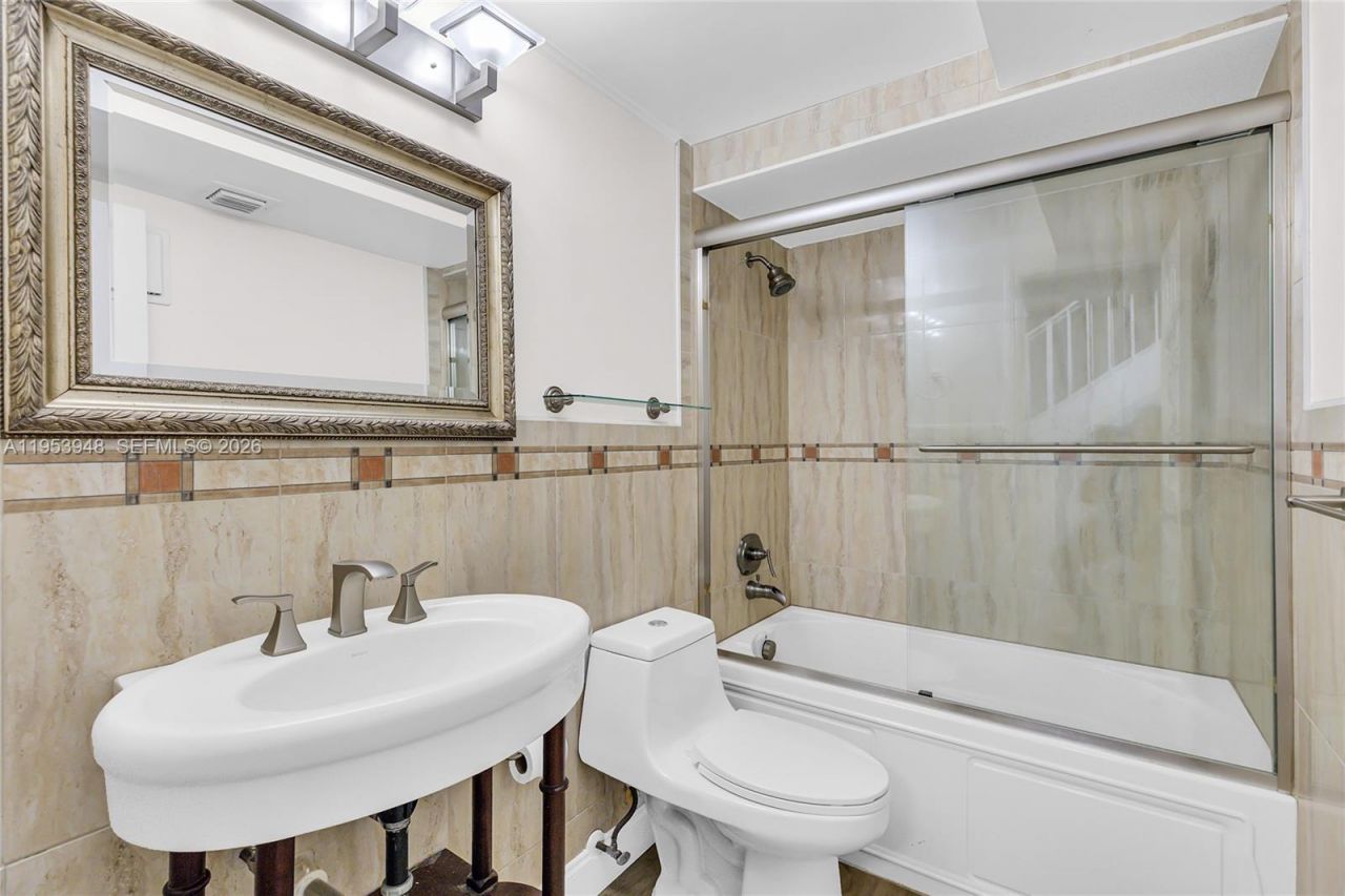 1551 NW 113th Ave, Pembroke Pines, FL 33026 Photo