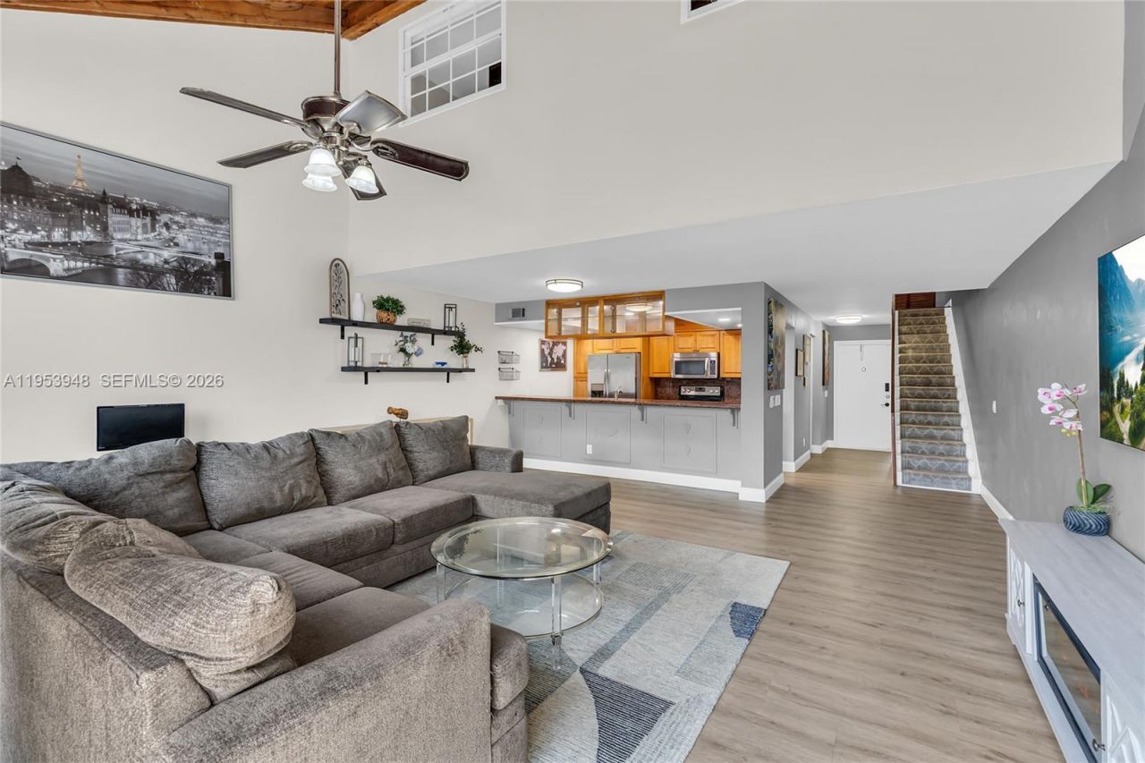 1551 NW 113th Ave, Pembroke Pines, FL 33026 Photo