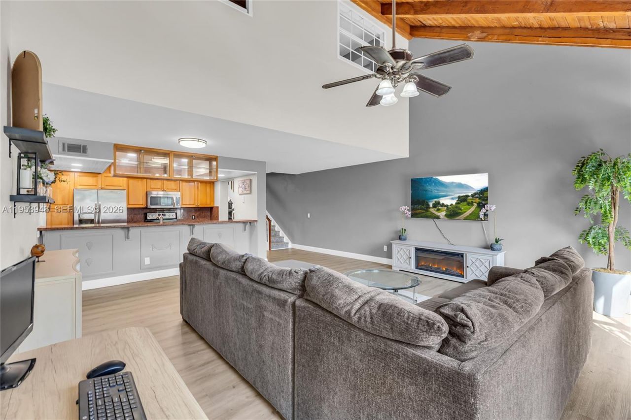 1551 NW 113th Ave, Pembroke Pines, FL 33026 Photo