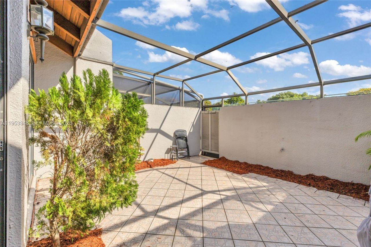 1551 NW 113th Ave, Pembroke Pines, FL 33026 Photo