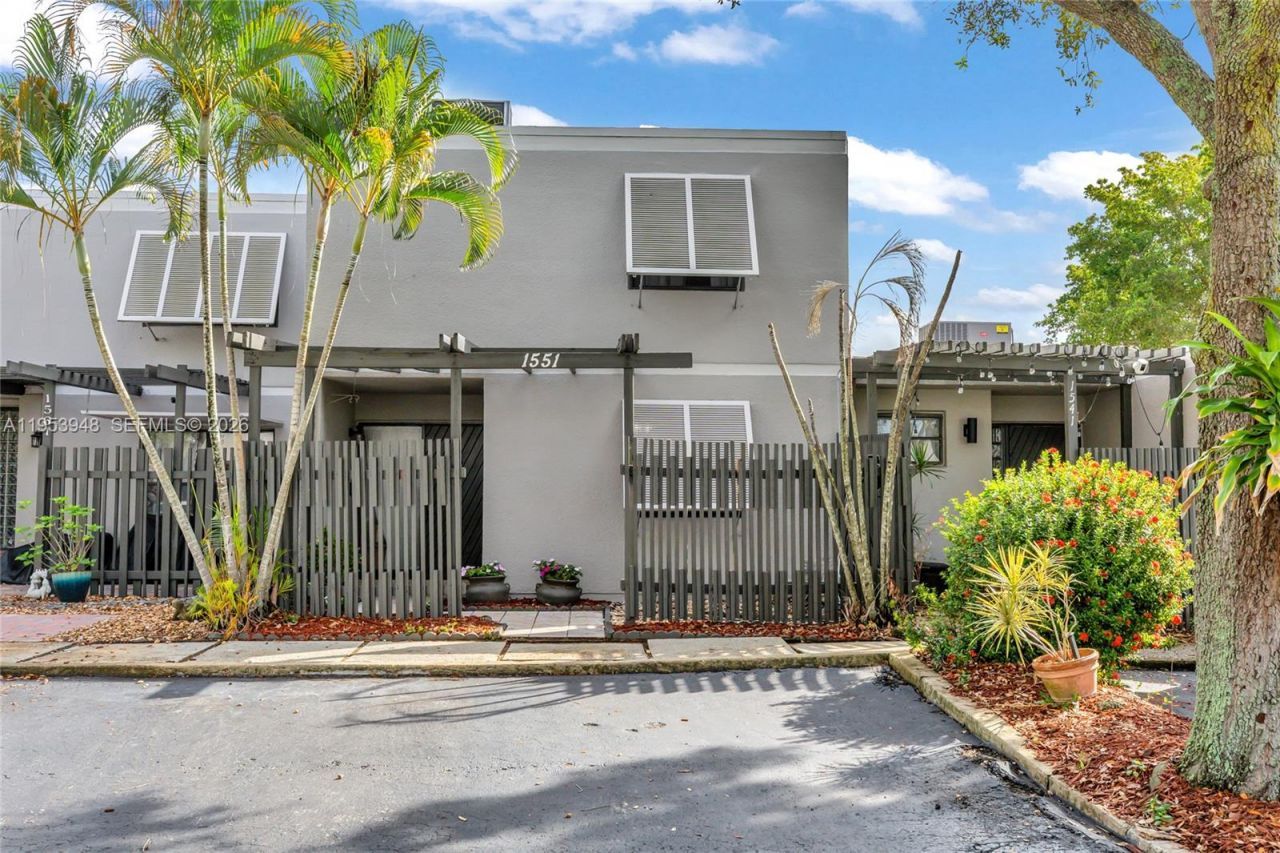 1551 NW 113th Ave, Pembroke Pines, FL 33026 Photo