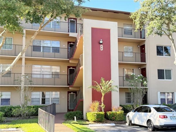 850 SW 133rd Ter, Unit 416B, Pembroke Pines, FL 33027