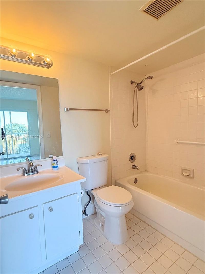 850 SW 133rd Ter, Unit 416B, Pembroke Pines, FL 33027 Photo