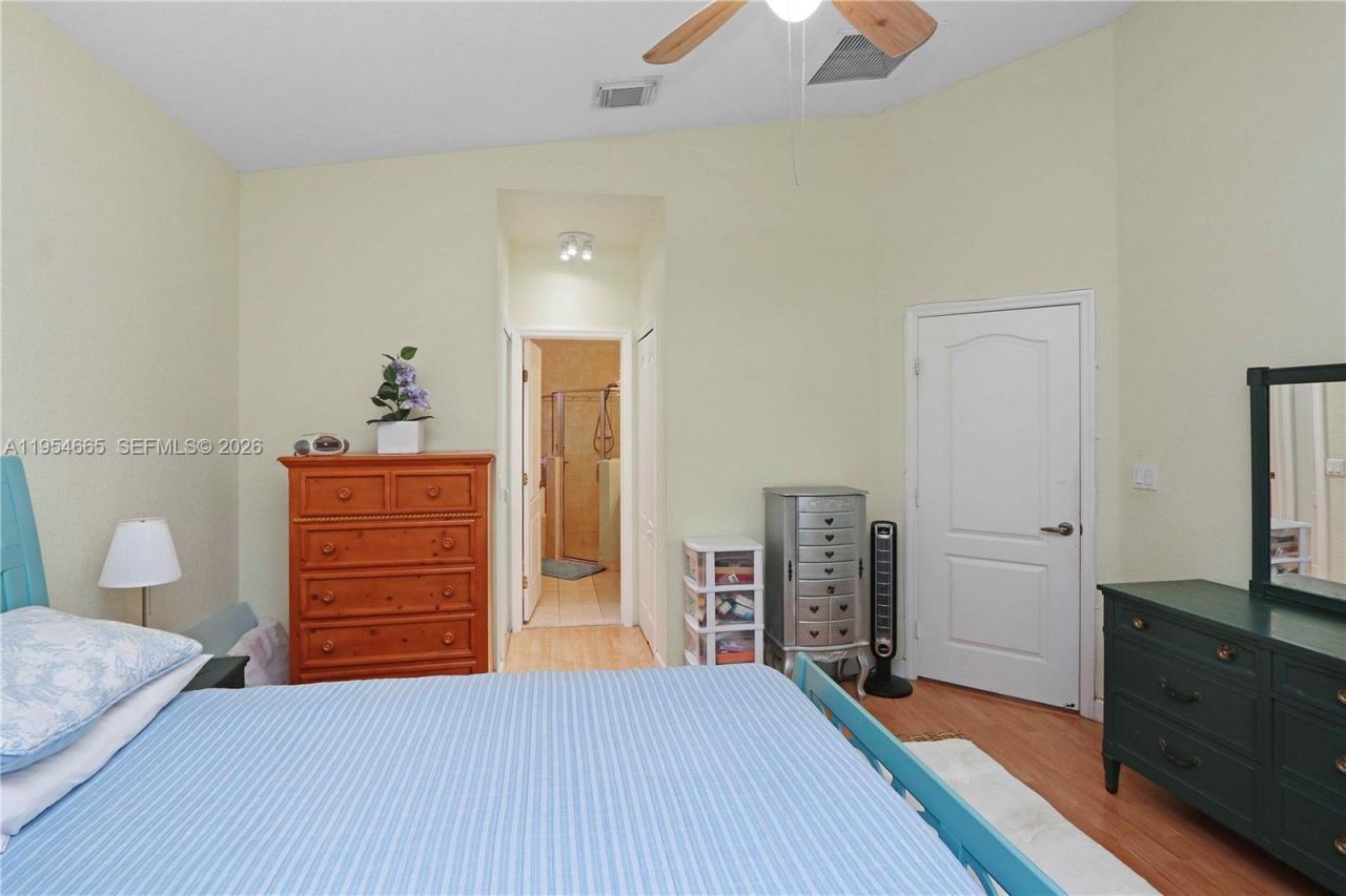 15382 SW 16th Ter , Miami, FL 33185 Photo