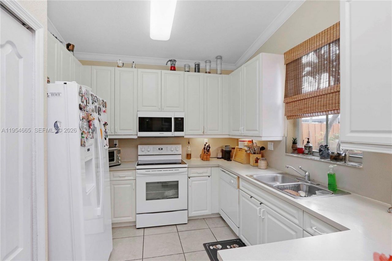 15382 SW 16th Ter , Miami, FL 33185 Photo