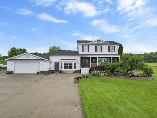 11241 Center Road, Garrettsville, OH 44231