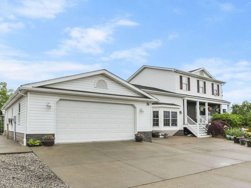 11241 Center Road, Garrettsville, OH 44231 Photo 3