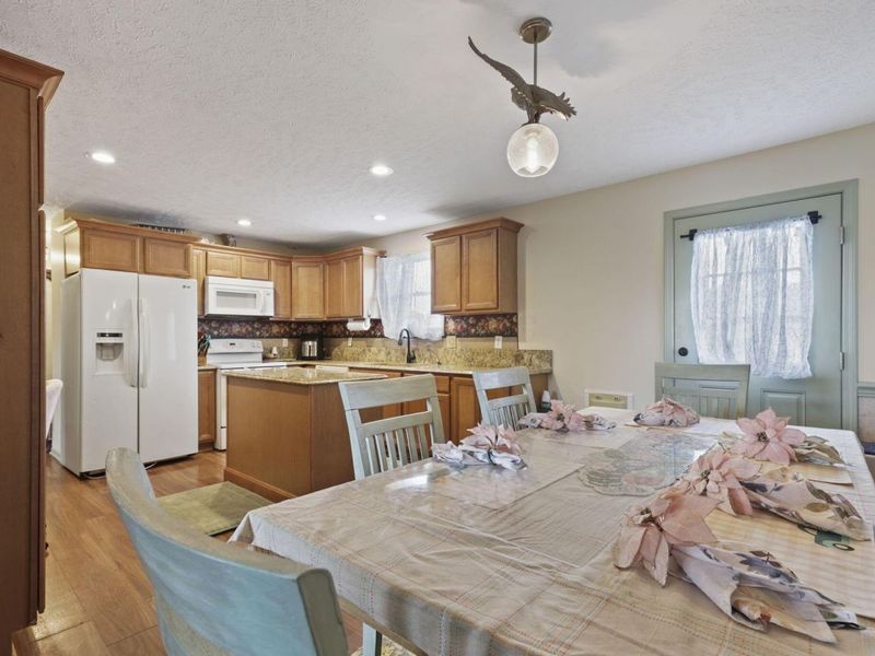 11241 Center Road, Garrettsville, OH 44231 Photo 6