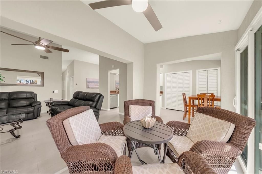 7320 Glenmoor Ln, Unit 2304, Naples, FL 34104 Photo