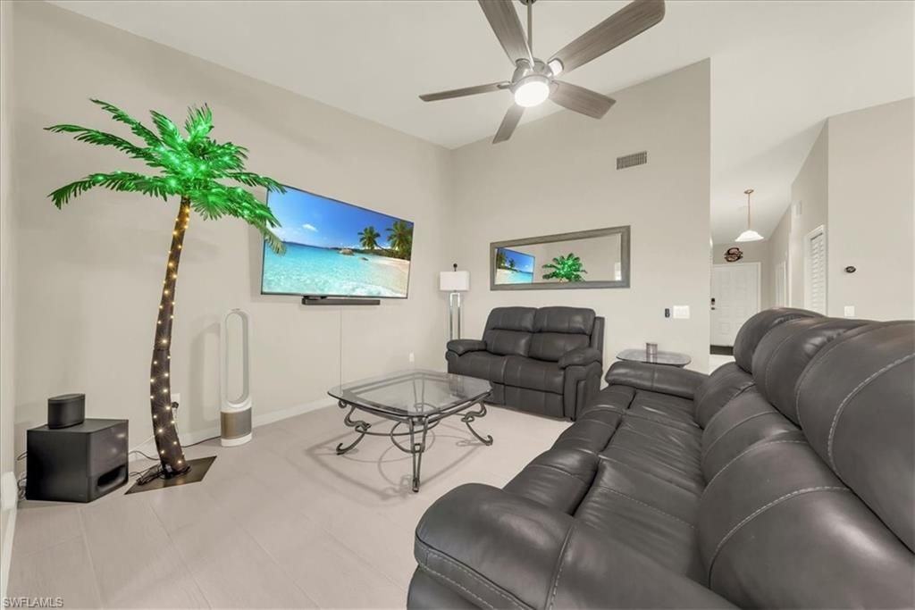 7320 Glenmoor Ln, Unit 2304, Naples, FL 34104 Photo