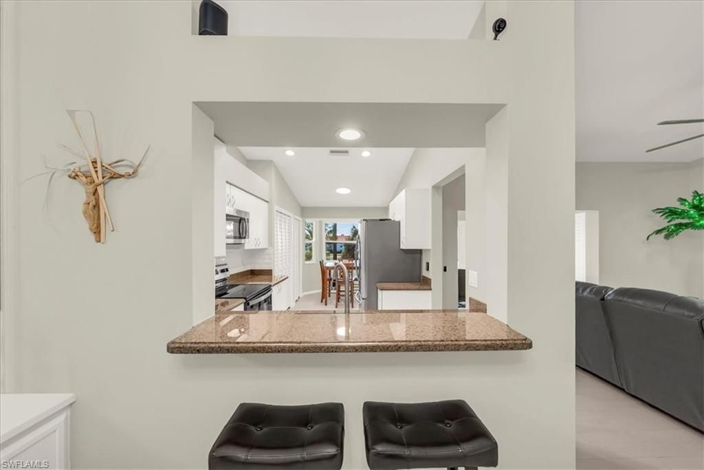 7320 Glenmoor Ln, Unit 2304, Naples, FL 34104 Photo
