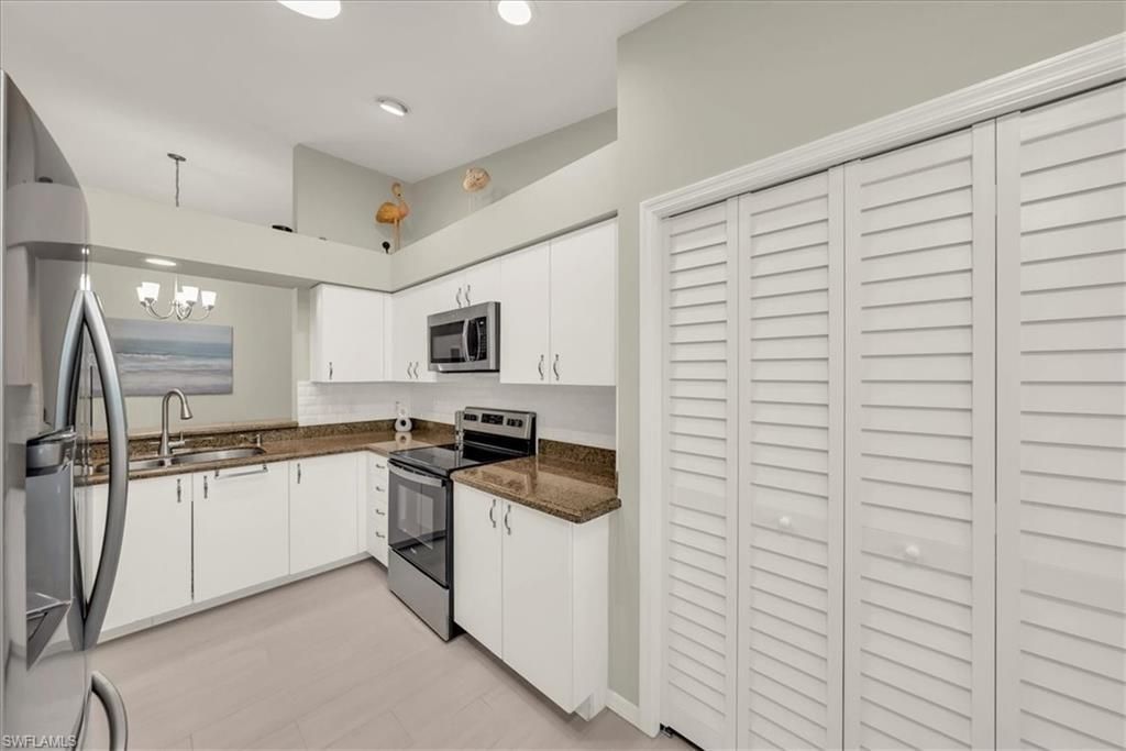 7320 Glenmoor Ln, Unit 2304, Naples, FL 34104 Photo