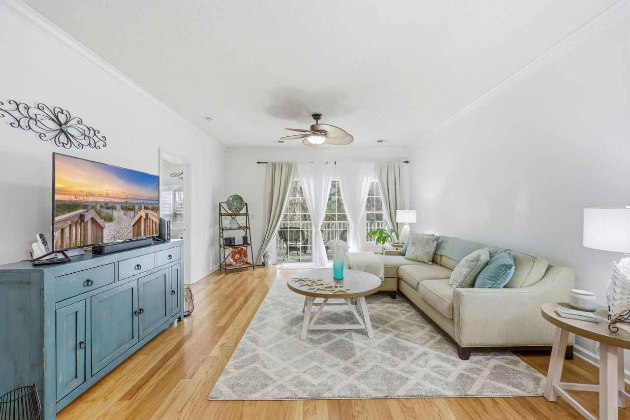 5870 Longwood Dr. Photo 15