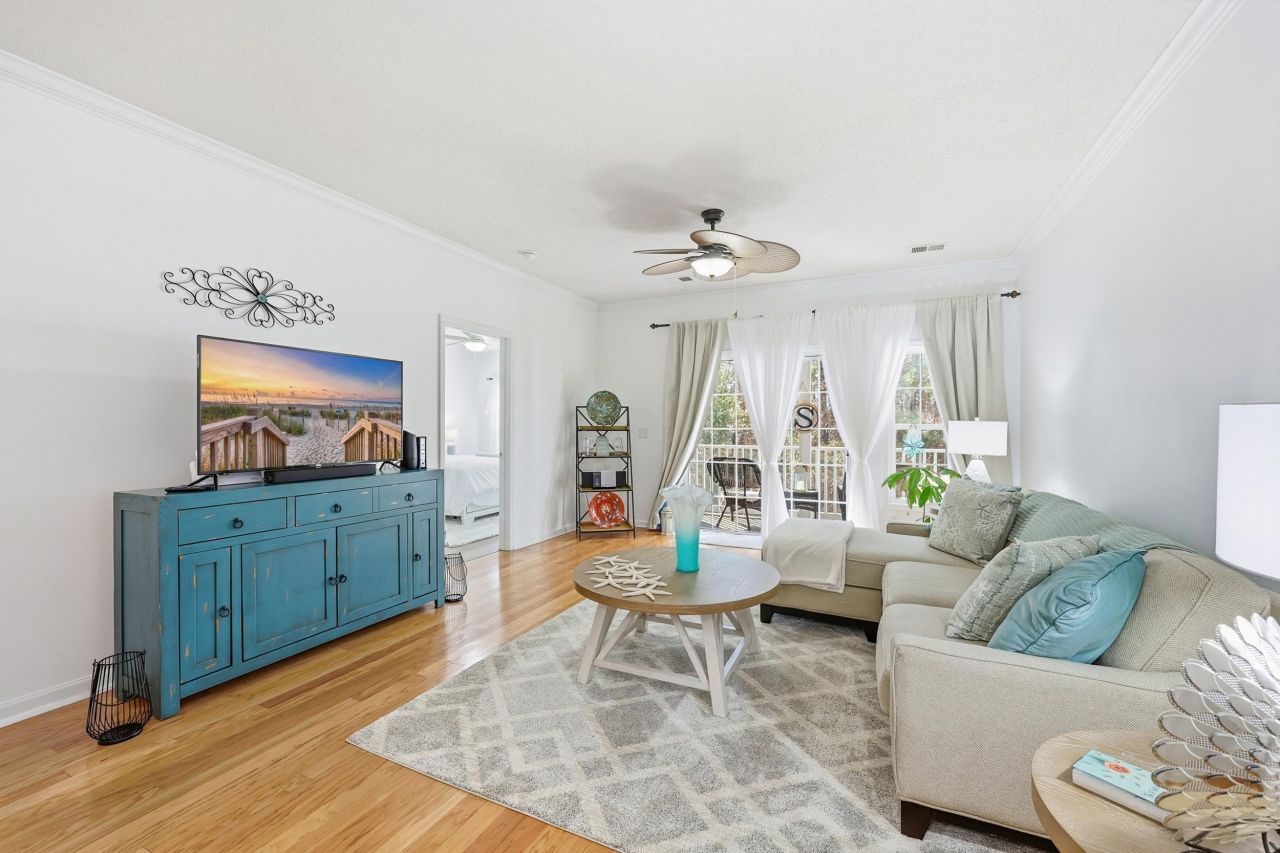 5870 Longwood Dr. Photo 17