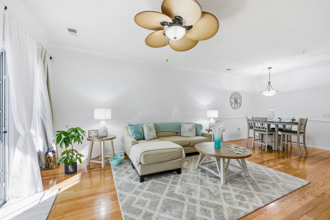 5870 Longwood Dr. Photo 19