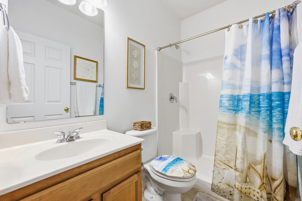 5870 Longwood Dr. Photo 9