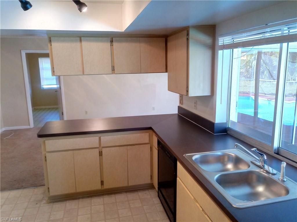 1405 SE 34th Ter, Cape Coral, FL 33904 Photo