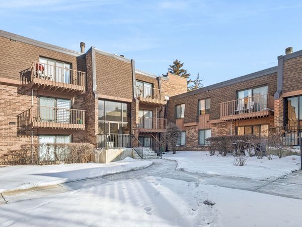 112 Mullingar Court, Unit 1C, Schaumburg, IL 60193