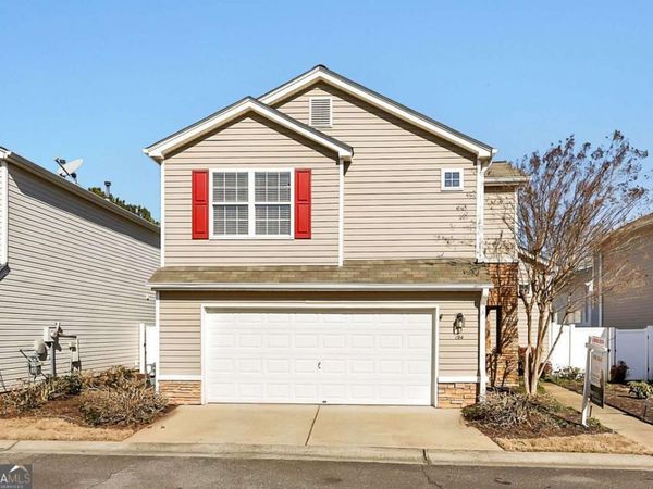 194 W Oaks Place, Woodstock, GA 30188