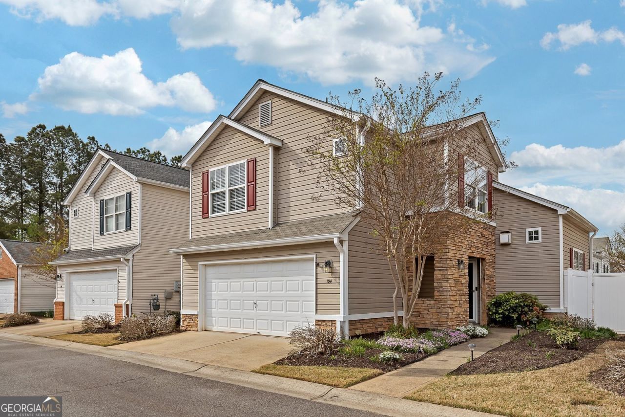 194 W Oaks Place, Woodstock, GA 30188 Main Photo