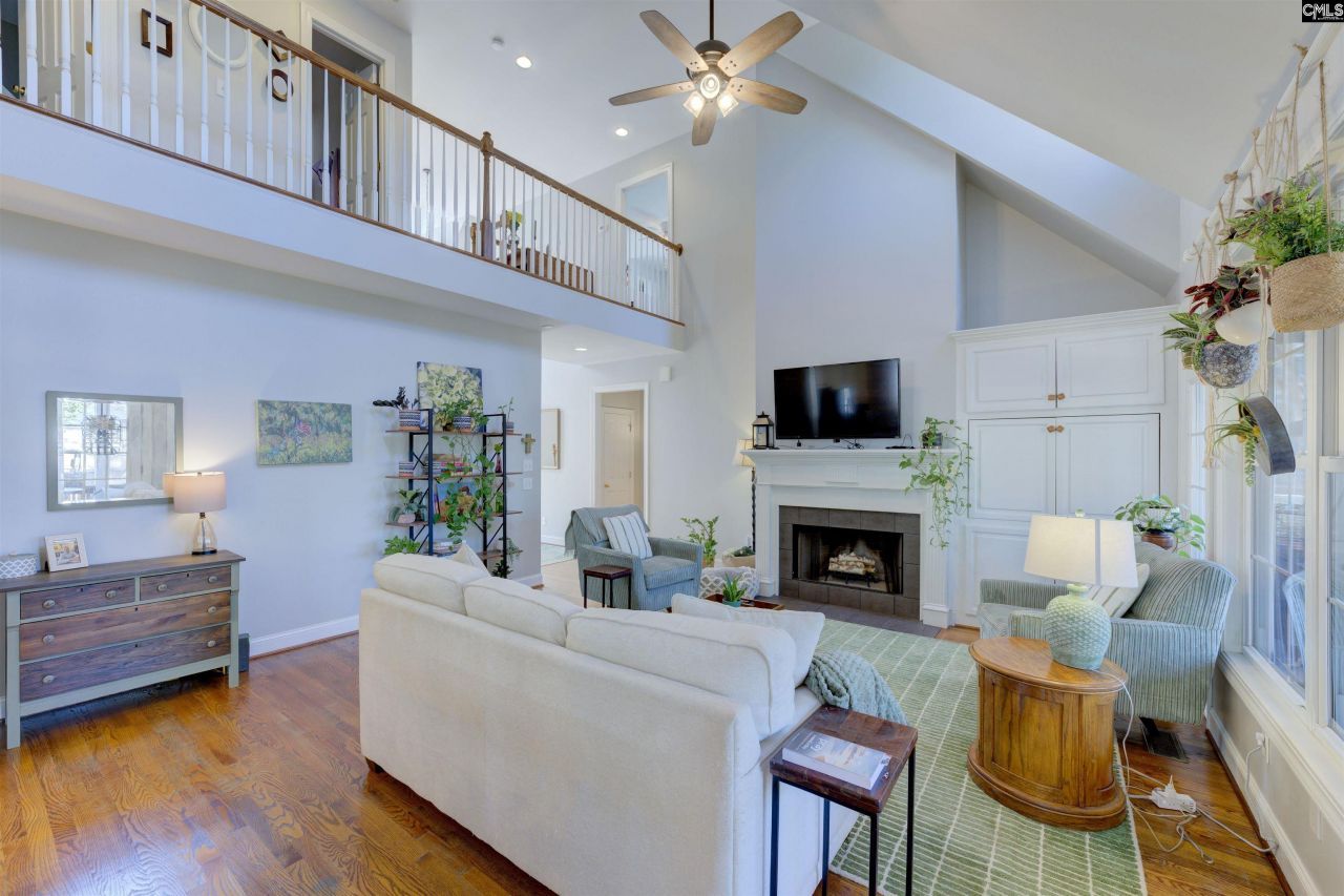 1114 Belfair Way Photo 2