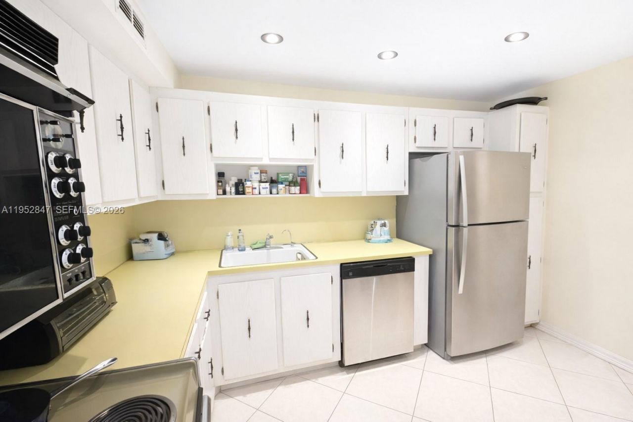 20335 W Country Club Dr, Unit 2509, Aventura, FL 33180 Photo