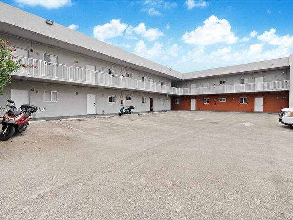 750 SW 2nd St, Miami, FL 33130