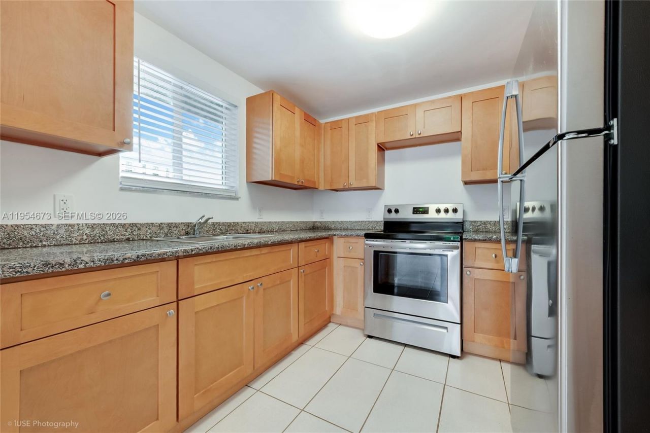750 SW 2nd St, Miami, FL 33130 Photo